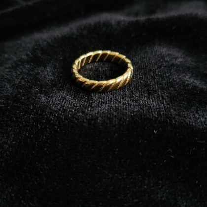 Twist Band Ring