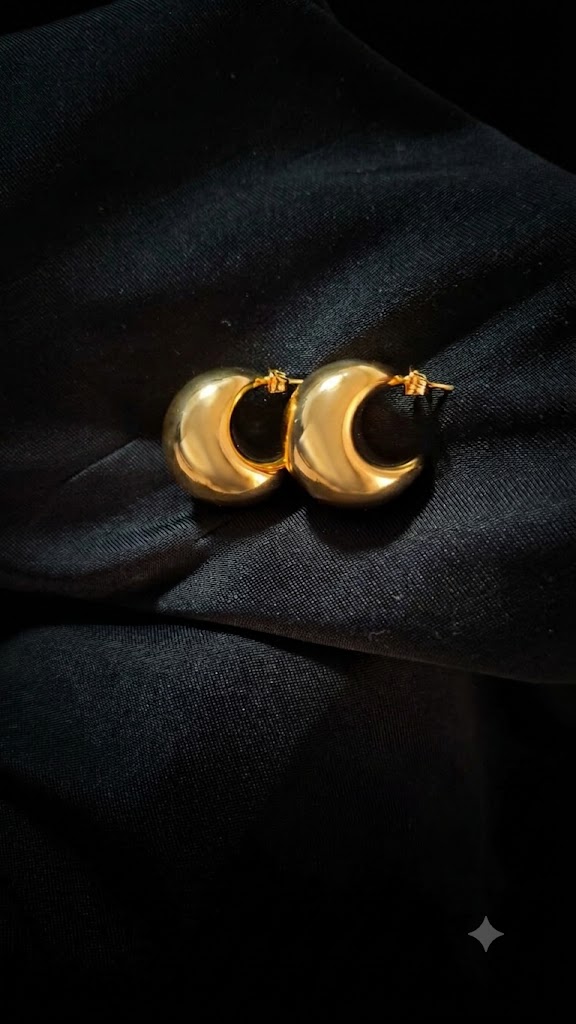 Sculpted Gold Wave Earring